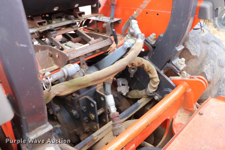 image for item EC9286 Kubota L35 tractor