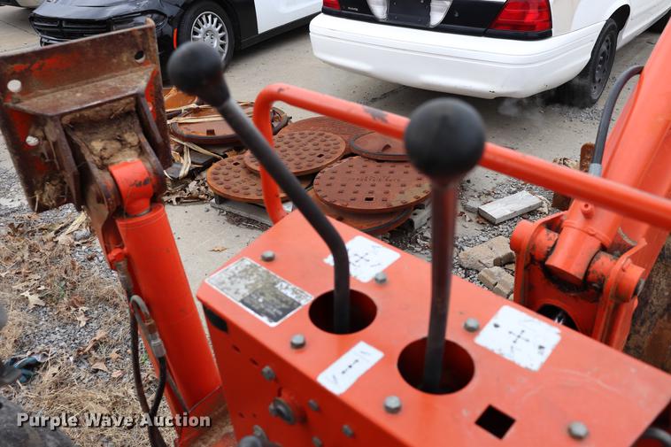 image for item EC9286 Kubota L35 tractor