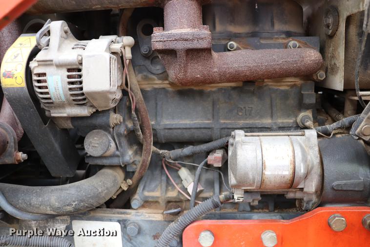 image for item EC9286 Kubota L35 tractor