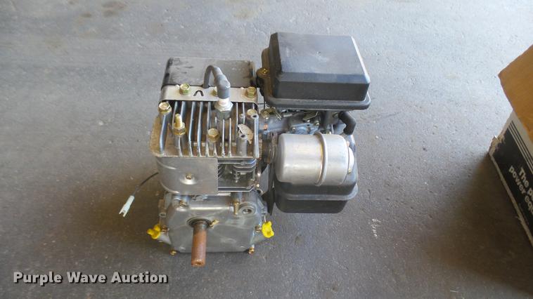 image for item ED9087 Briggs & Stratton gas engine