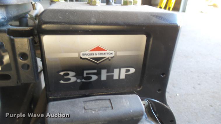 image for item ED9087 Briggs & Stratton gas engine
