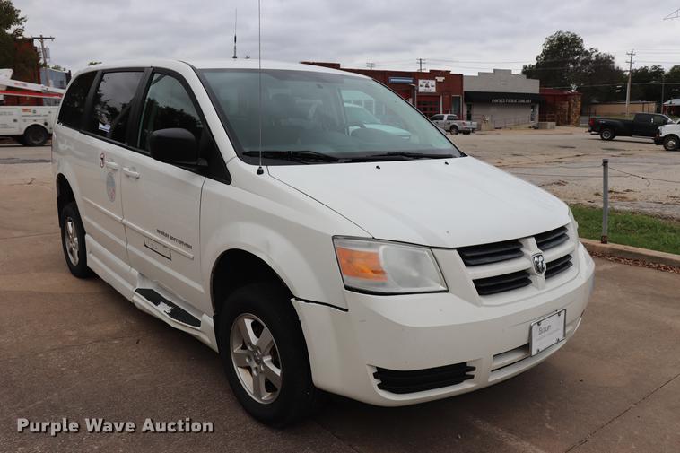 image for item ED9632 2010 Dodge Caravan handicap accessible van