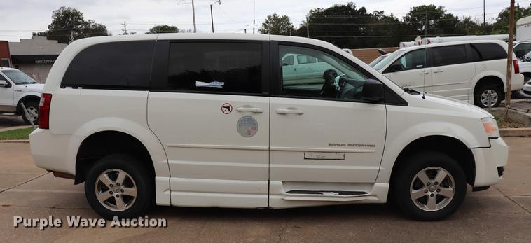 image for item ED9632 2010 Dodge Caravan handicap accessible van