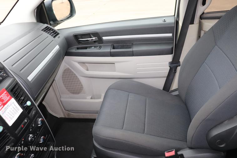 image for item ED9632 2010 Dodge Caravan handicap accessible van