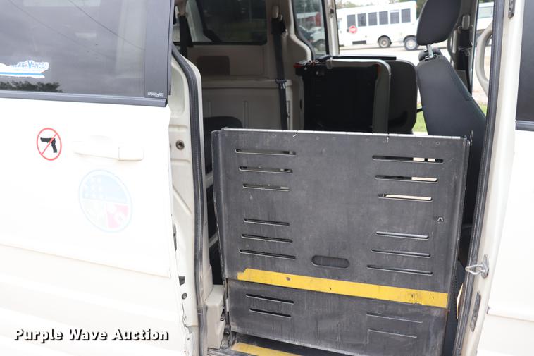 image for item ED9632 2010 Dodge Caravan handicap accessible van