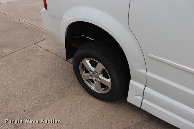 image for item ED9632 2010 Dodge Caravan handicap accessible van