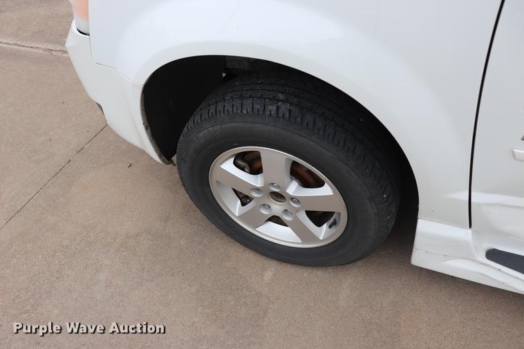 image for item ED9632 2010 Dodge Caravan handicap accessible van
