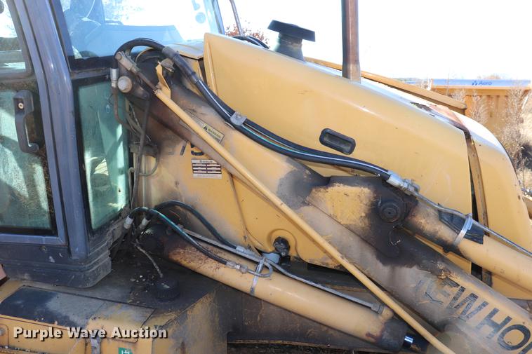 image for item ED9743 1999 New Holland 675 backhoe