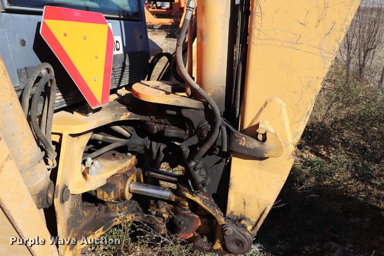 image for item ED9743 1999 New Holland 675 backhoe