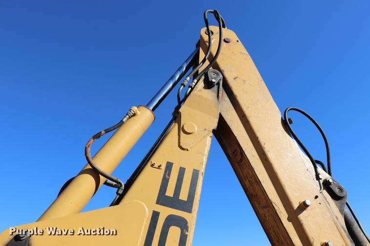 image for item ED9743 1999 New Holland 675 backhoe