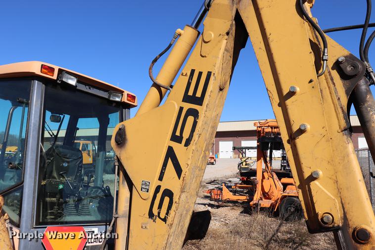 image for item ED9743 1999 New Holland 675 backhoe