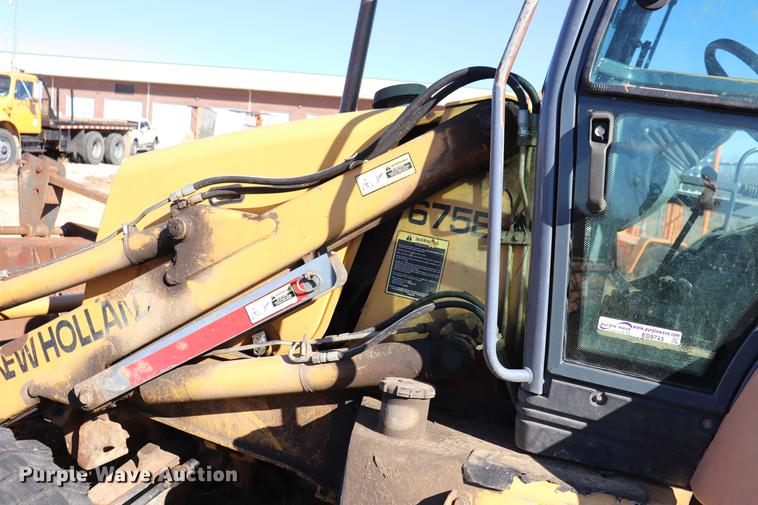 image for item ED9743 1999 New Holland 675 backhoe