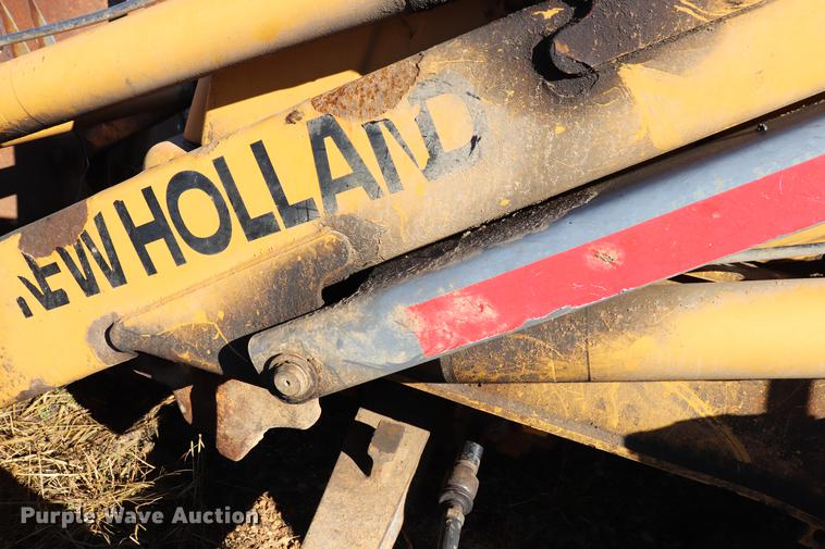 image for item ED9743 1999 New Holland 675 backhoe