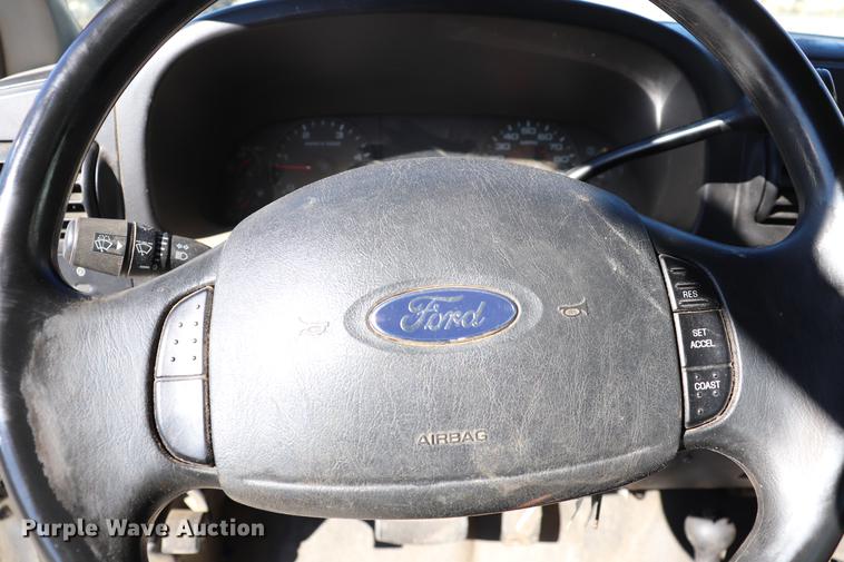 image for item ED9745 2006 Ford F350 Super Duty flatbed pickup truck