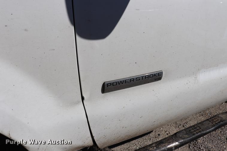 image for item ED9745 2006 Ford F350 Super Duty flatbed pickup truck