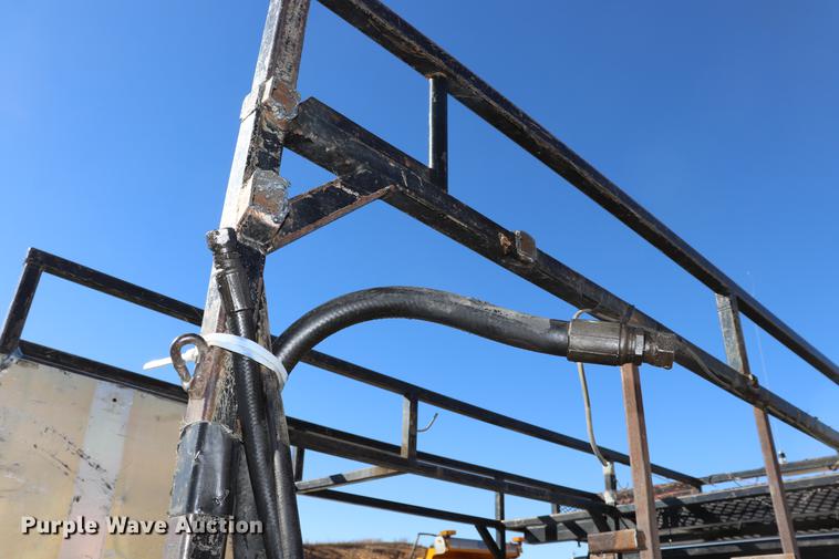 image for item ED9745 2006 Ford F350 Super Duty flatbed pickup truck