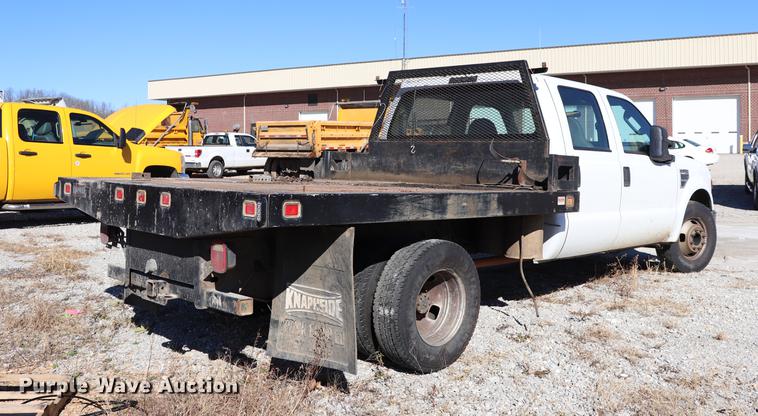 image for item ED9746 2008 Ford F350 Super Duty Crew Cab flatbed pickup truck