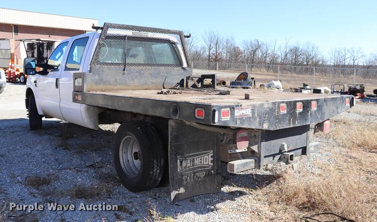 image for item ED9746 2008 Ford F350 Super Duty Crew Cab flatbed pickup truck