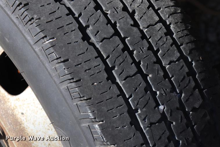 image for item ED9746 2008 Ford F350 Super Duty Crew Cab flatbed pickup truck