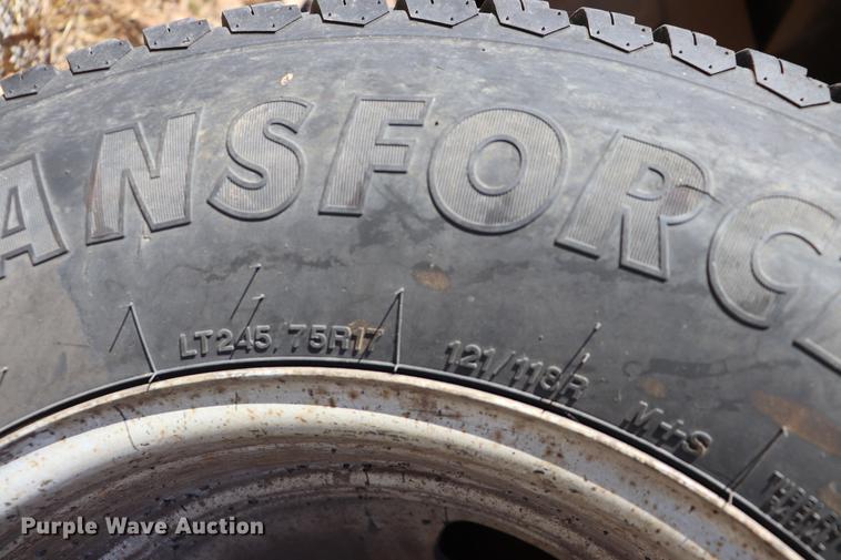 image for item ED9746 2008 Ford F350 Super Duty Crew Cab flatbed pickup truck