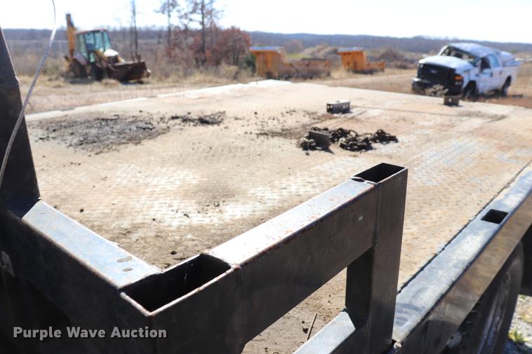 image for item ED9746 2008 Ford F350 Super Duty Crew Cab flatbed pickup truck