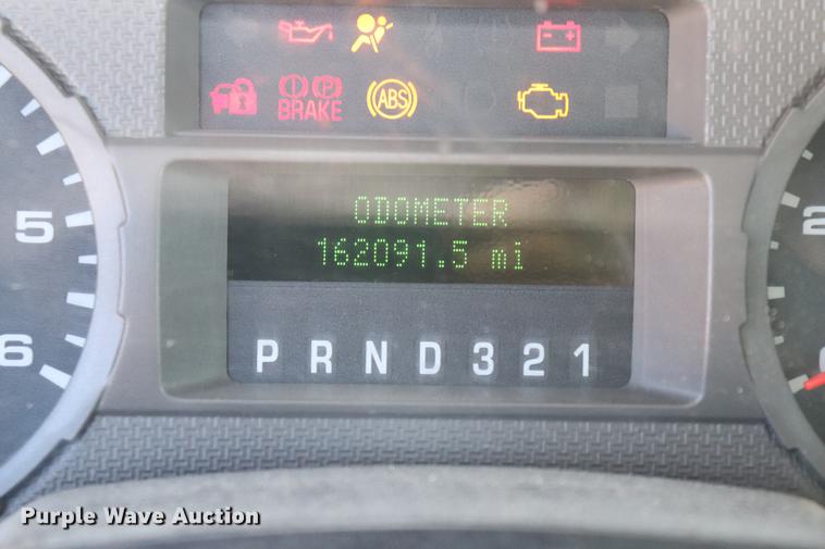 image for item ED9746 2008 Ford F350 Super Duty Crew Cab flatbed pickup truck