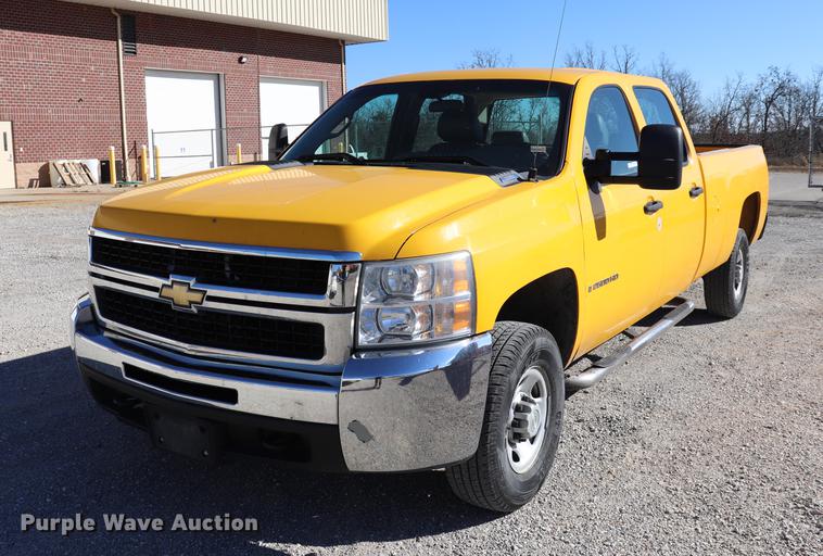 image for item ED9748 2009 Chevrolet Silverado 2500HD Crew Cab pickup truck