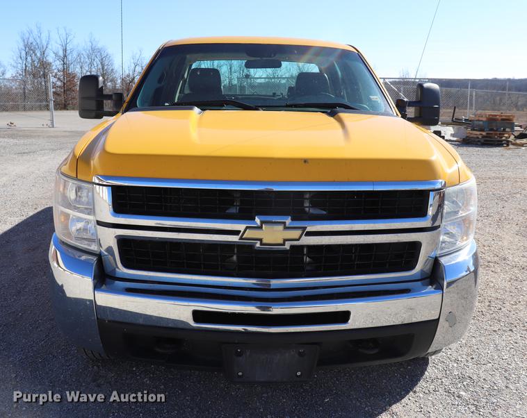 image for item ED9748 2009 Chevrolet Silverado 2500HD Crew Cab pickup truck