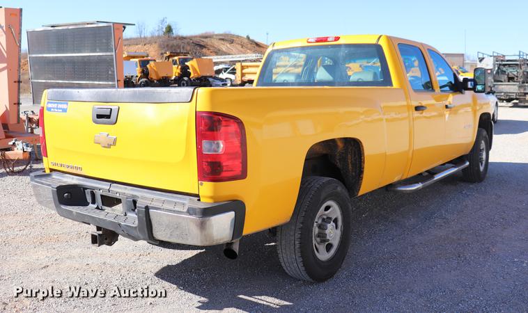 image for item ED9748 2009 Chevrolet Silverado 2500HD Crew Cab pickup truck