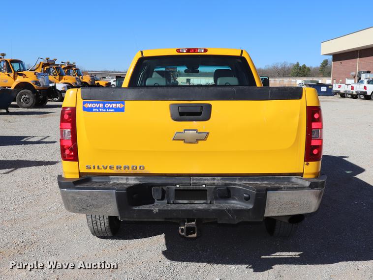 image for item ED9748 2009 Chevrolet Silverado 2500HD Crew Cab pickup truck