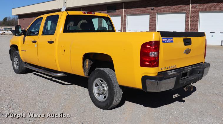 image for item ED9748 2009 Chevrolet Silverado 2500HD Crew Cab pickup truck