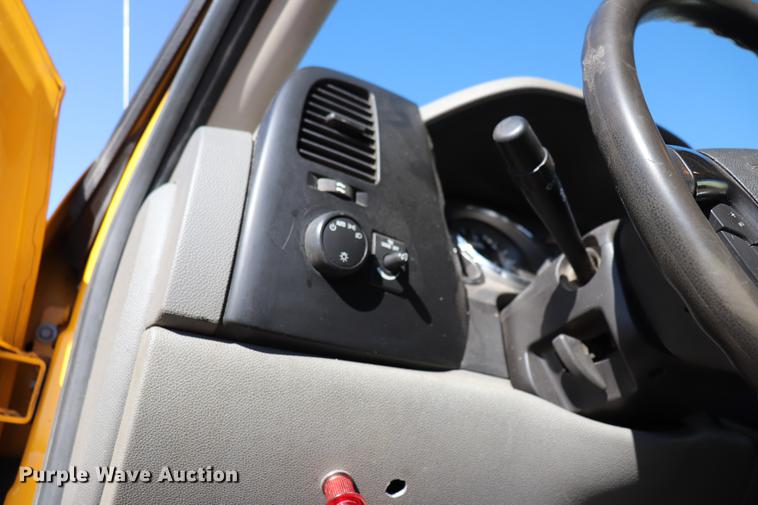 image for item ED9748 2009 Chevrolet Silverado 2500HD Crew Cab pickup truck