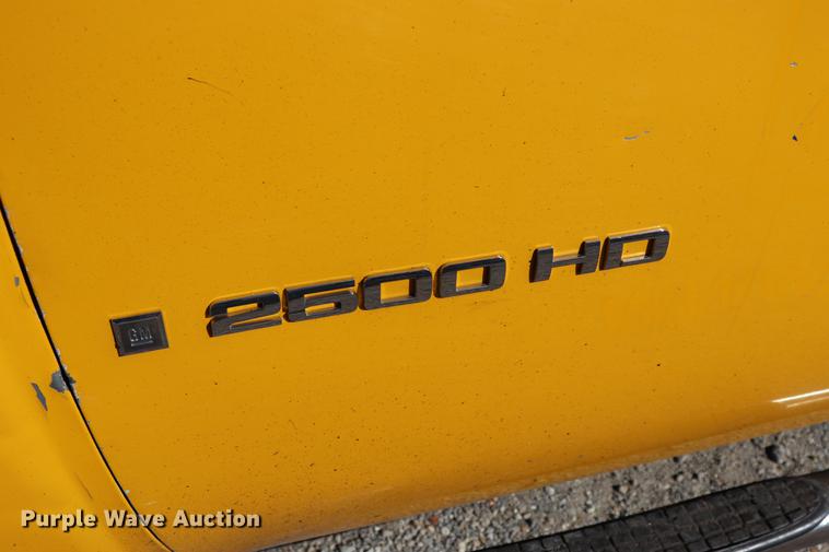 image for item ED9748 2009 Chevrolet Silverado 2500HD Crew Cab pickup truck