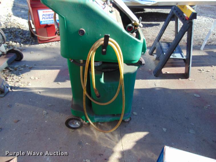 image for item EE9316 Soltec coolant flush machine