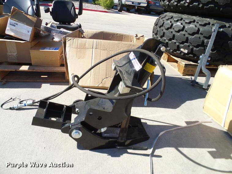 image for item EE9504 Kubota BX2751 male quick hitch