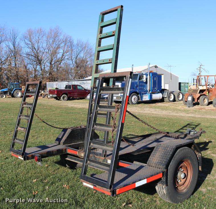 image for item EE9944 2001 R-B equipment trailer