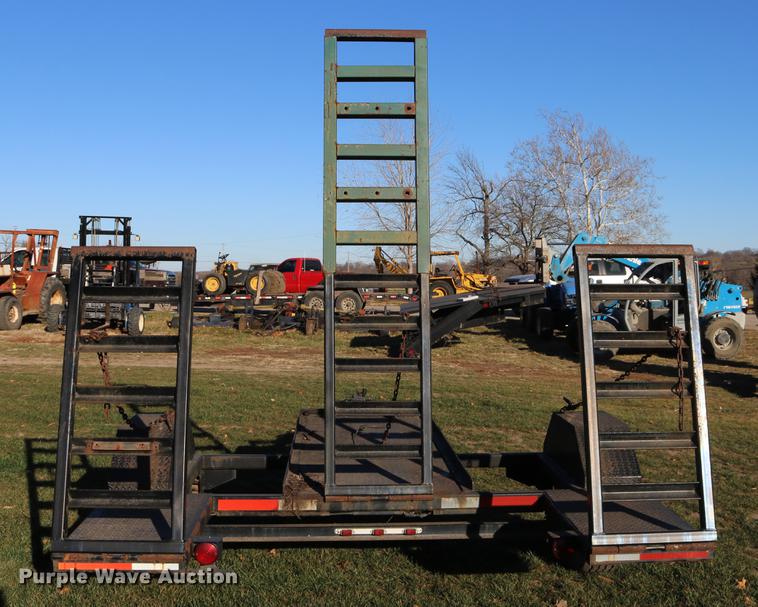 image for item EE9944 2001 R-B equipment trailer