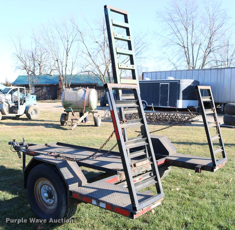 image for item EE9944 2001 R-B equipment trailer