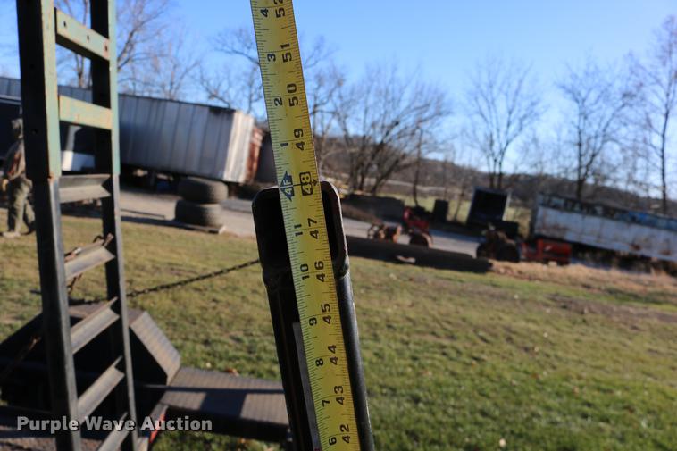 image for item EE9944 2001 R-B equipment trailer