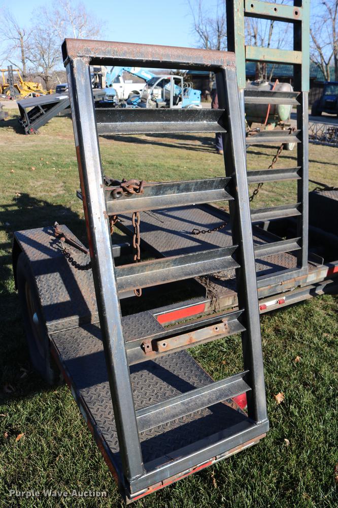 image for item EE9944 2001 R-B equipment trailer