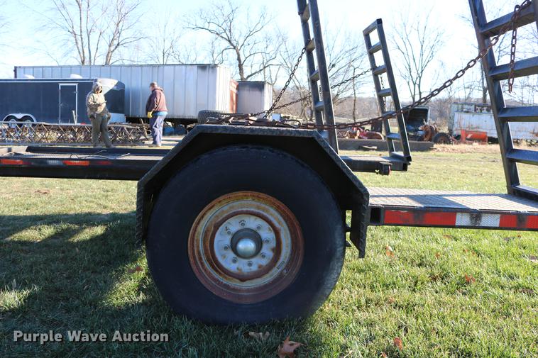 image for item EE9944 2001 R-B equipment trailer