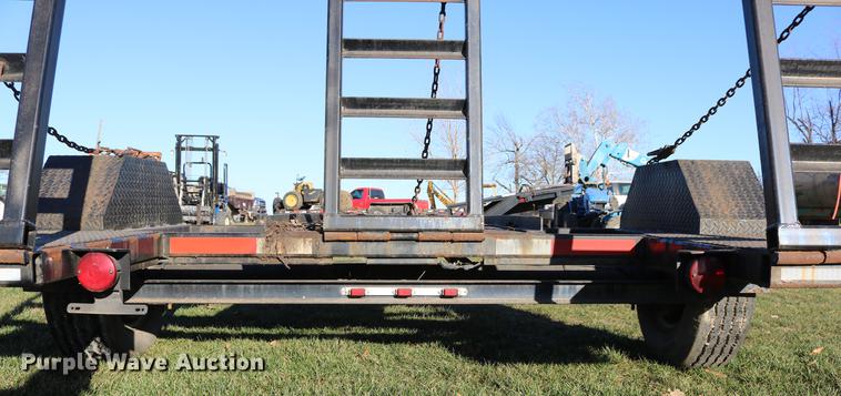image for item EE9944 2001 R-B equipment trailer