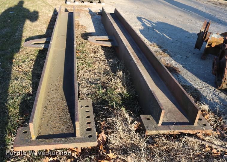 image for item EE9948 (2) steel lifting bars