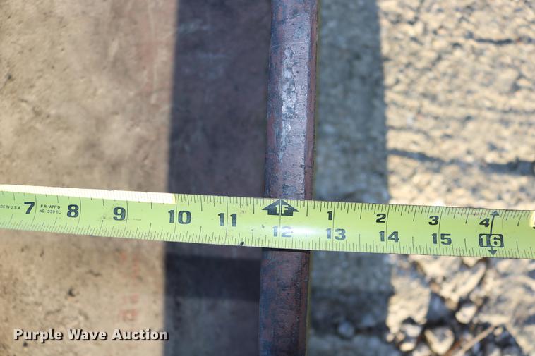 image for item EE9948 (2) steel lifting bars