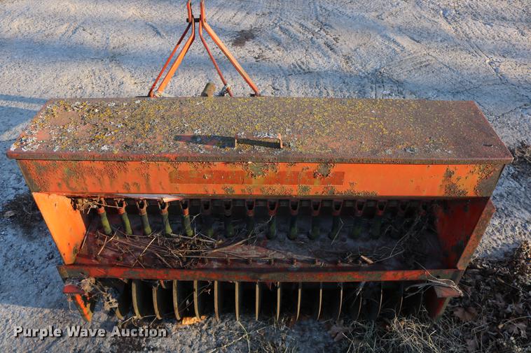 image for item EE9950 Jacobsen seeder