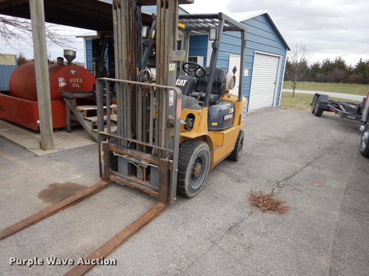 image for item J5599 Caterpillar GP25K forklift