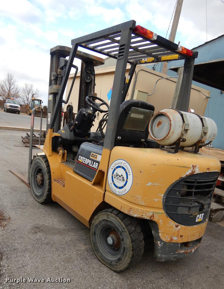 image for item J5599 Caterpillar GP25K forklift