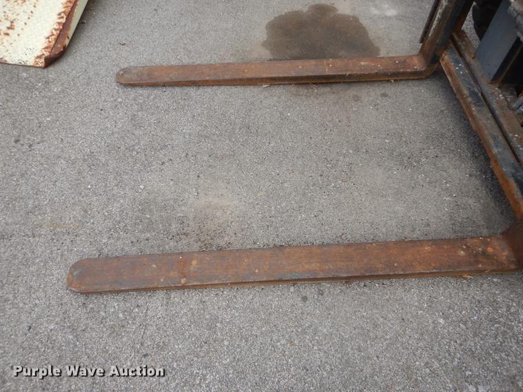 image for item J5599 Caterpillar GP25K forklift