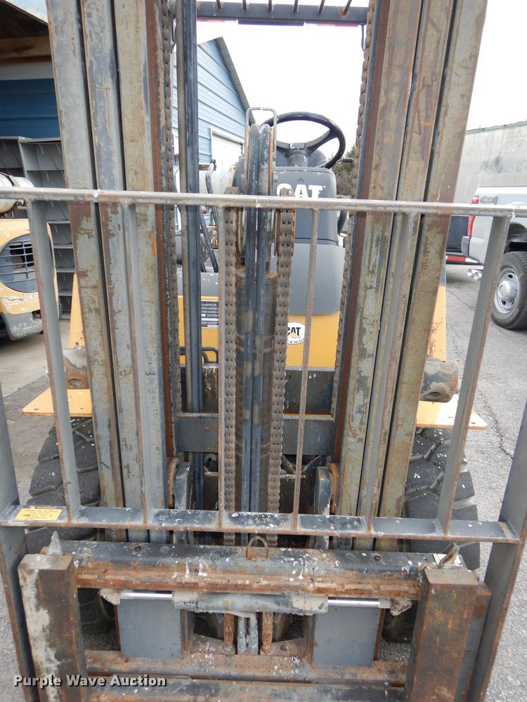 image for item J5599 Caterpillar GP25K forklift