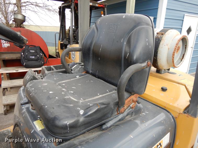 image for item J5599 Caterpillar GP25K forklift